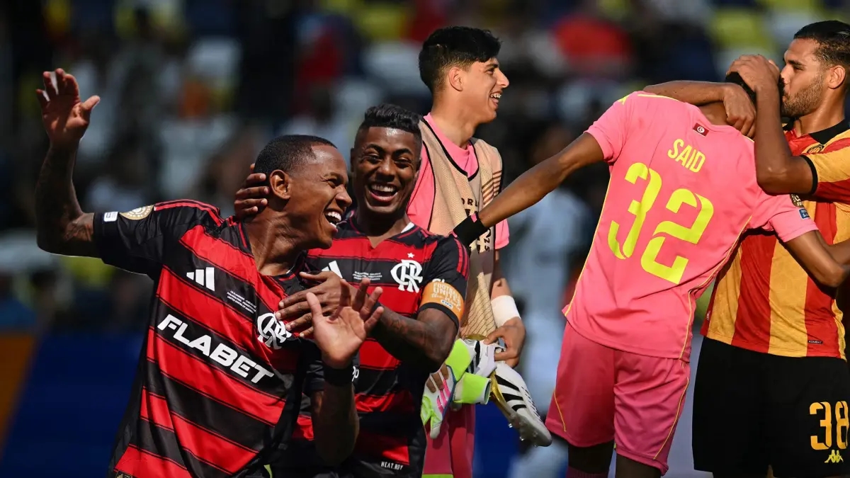 Graças a mais um resultado surpreendente, o Flamengo é o primeiro time a se classificar para as oitavas de final do Mundial de Clubes.