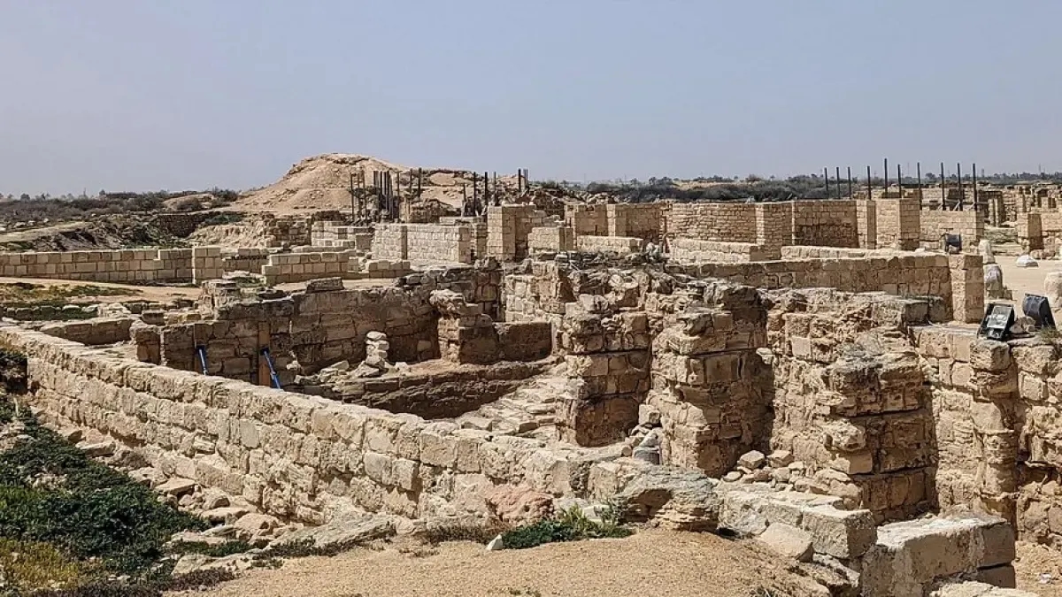 Ägypten feiert die Streichung eines Klosters durch die UNESCO von der Liste des gefährdeten Weltkulturerbes: Es ist der Ort, an dem sich das Grab des Märtyrers Saint Mena befindet.