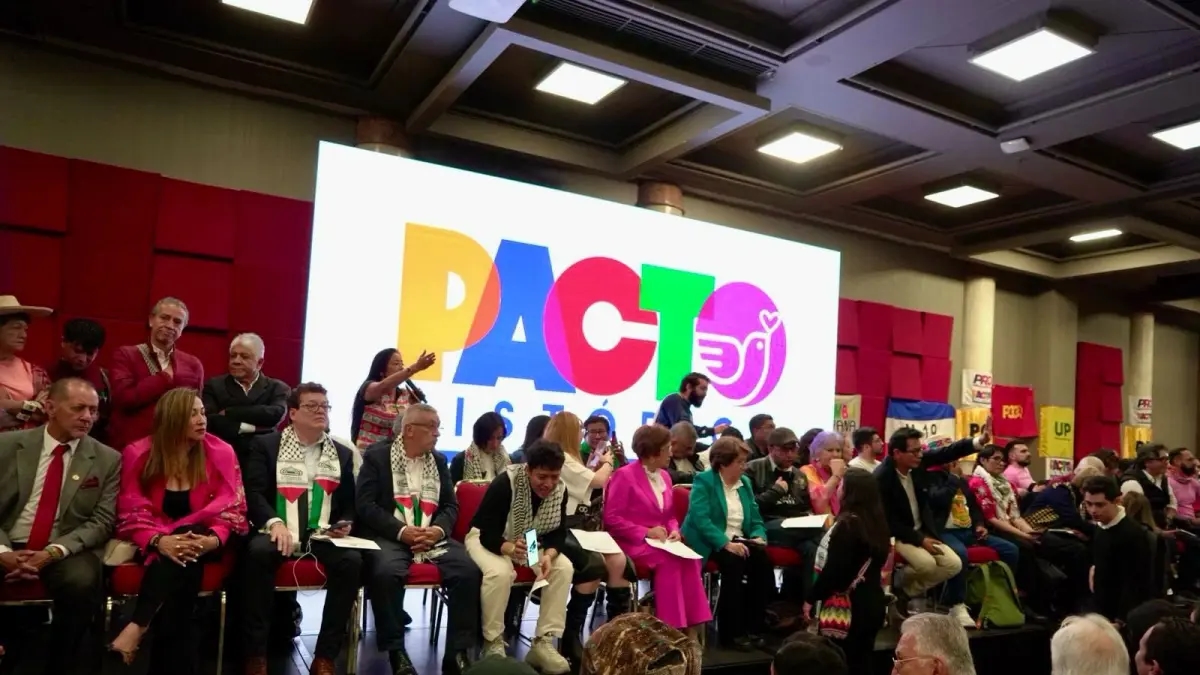Daniel Quintero e Camilo Romero si contenderebbero l'approvazione del Patto Storico nel referendum di ottobre: si contenderebbero Bolívar, Muhamad, Corcho e Pizarro