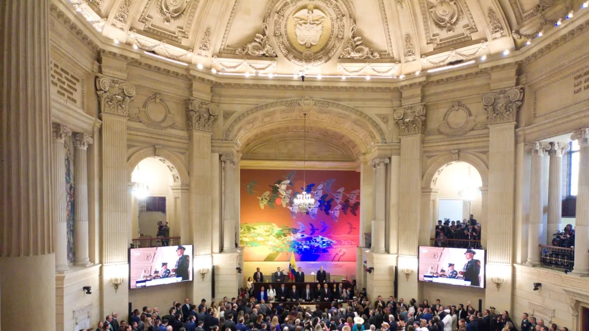 La scomoda visita delle Alte Corti al Congresso, il futuro della campagna del Centro Democratico e i fastidi del Patto Storico / In Secret