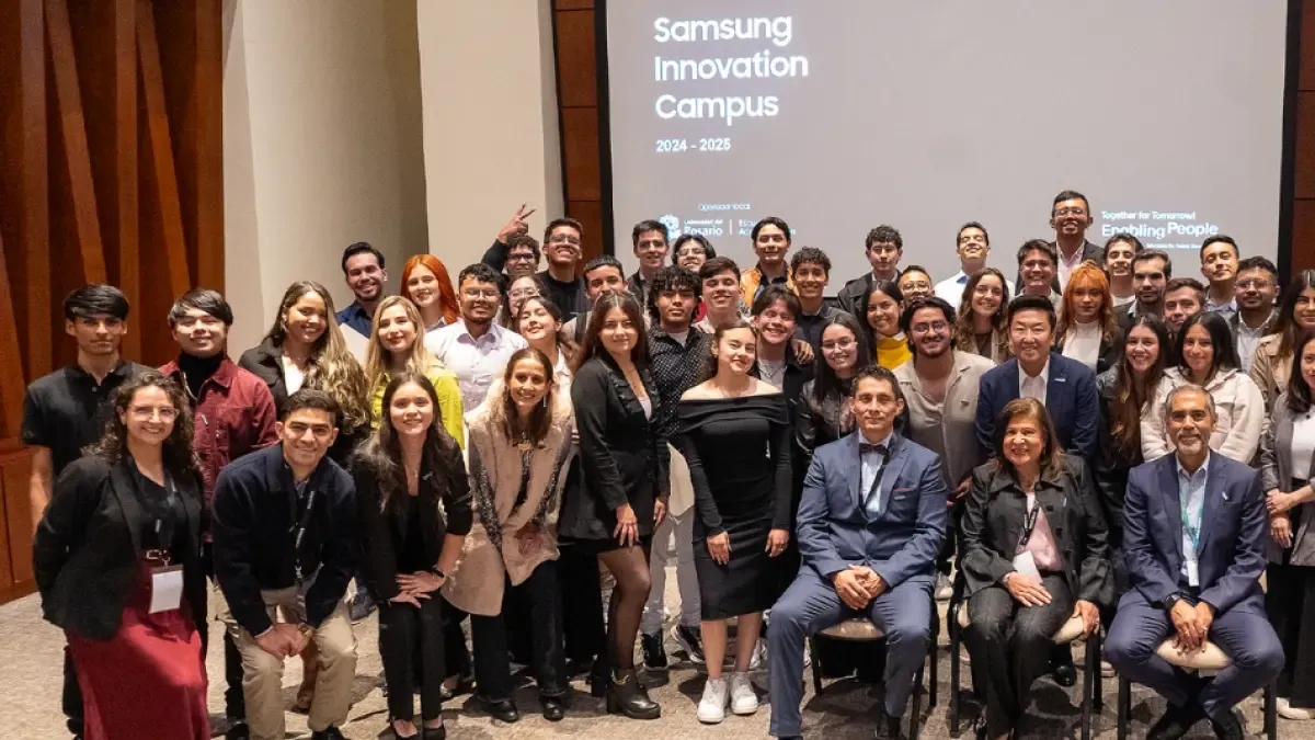 Samsung szkoli 66 młodych osób w Kolumbii w zakresie sztucznej inteligencji i integracji, aby wzmocnić talenty różnych społeczności.