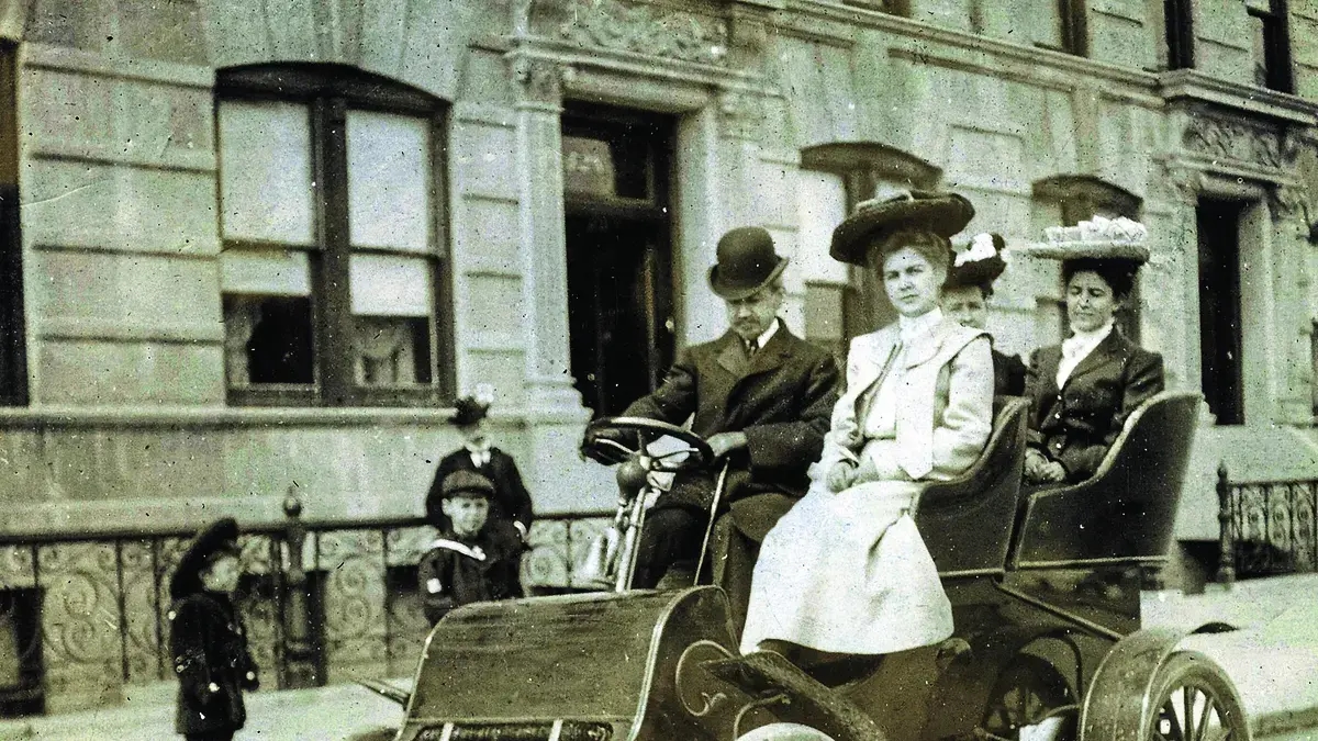 Há 122 anos o carro chegou a Bogotá