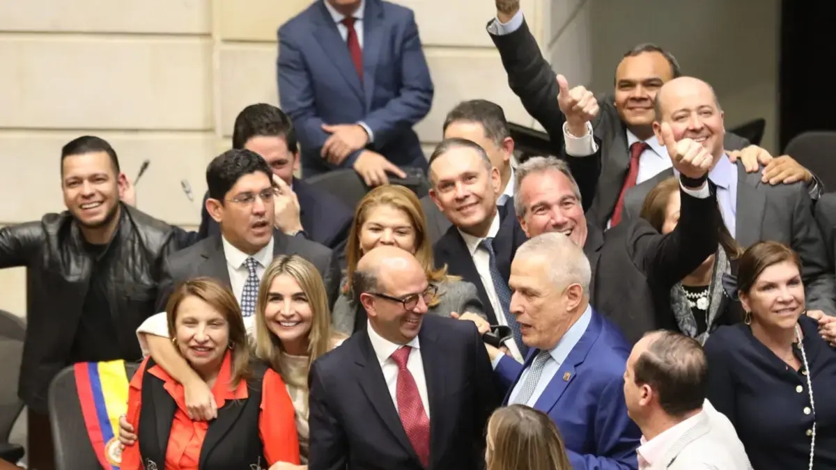 Ministros do Trabalho, TIC e Comércio devem deixar o governo após a derrota na eleição de Carlos Camargo como juiz do Tribunal Constitucional.