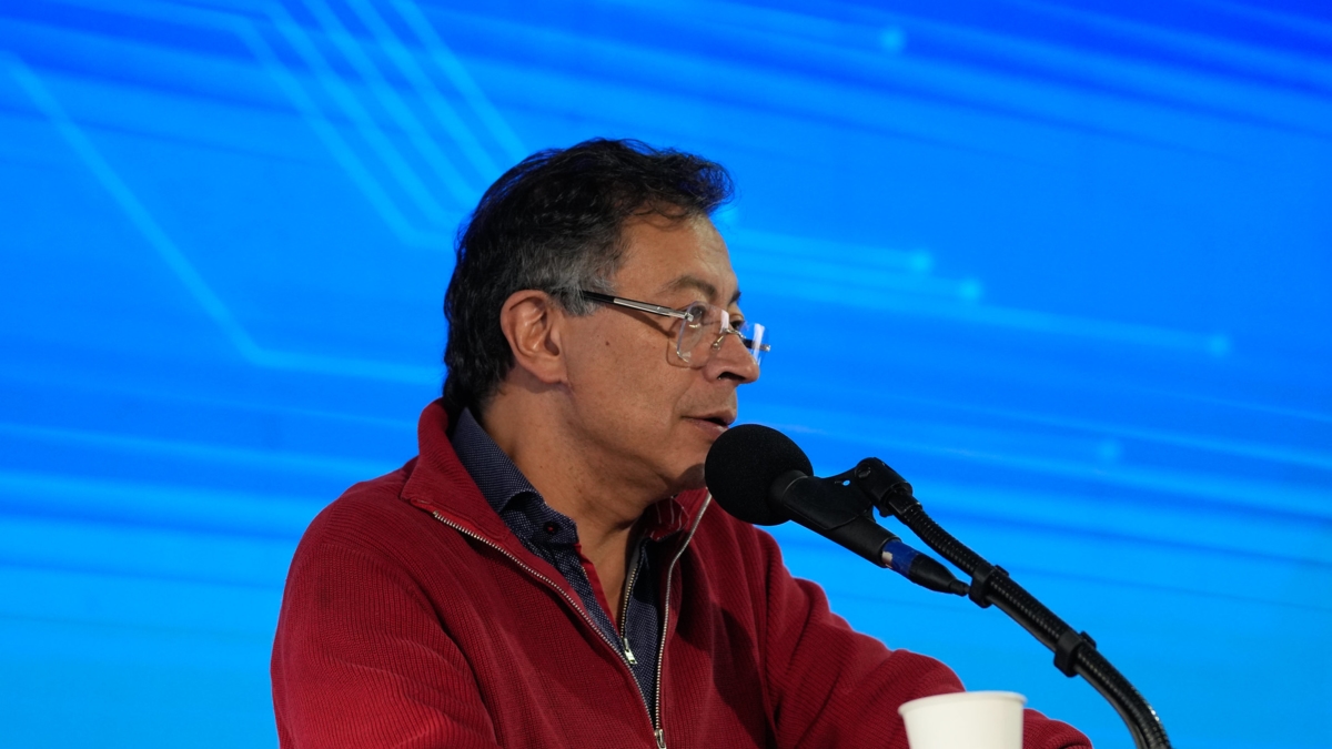 Il presidente Gustavo Petro respinge la presenza di aerei statunitensi vicino alle coste venezuelane: "Hanno trasformato i Caraibi in una zona di aggressione".