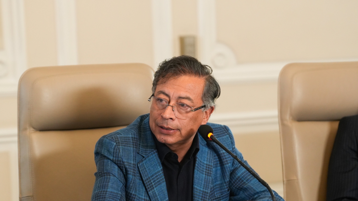 O choque entre Gustavo Petro e a ministra da Habitação, Helga Rivas, durante reunião do Conselho de Ministros: ele questionou a assinatura do Conpes para o Gripen