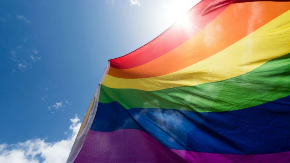 "Victoria para el derecho a la privacidad": la asociación LGBT+ celebra el anuncio de la eliminación de datos relativos a las relaciones entre personas del mismo sexo para las donaciones de sangre.