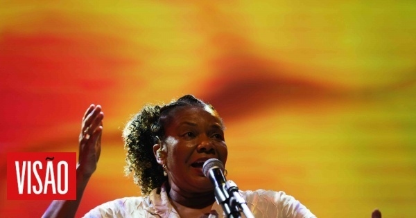 Taking a break from her role as Brazil's Minister of Culture to come to Portugal "alone" as an artist. Margareth Menezes's one-off concert rehearsal in pictures