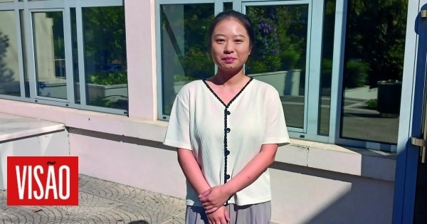 “As primeiras palavras que aprendi a ler e a escrever foram ‘nós amamos a China, amamos o Partido'”
