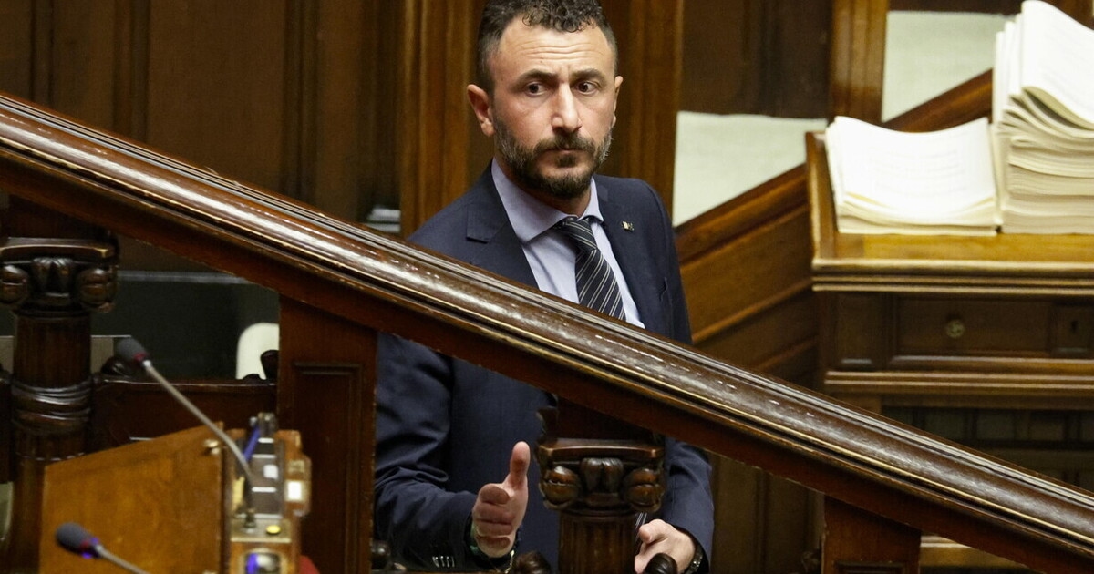 Pozzolo, Soumahoro et de Bertoldi. La vie de paria à Montecitorio