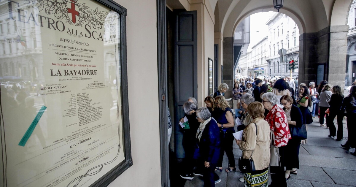 La Scala'da, bazı başarısızlıklarla birlikte, Mozart'ın çocukken Milano için yazdığı opera