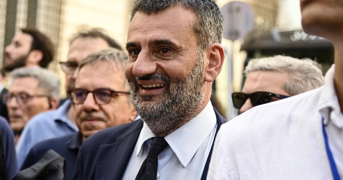 Ese taxi en Bruselas. Setenta y seis eurodiputados y una tentación: salir de la UE para volver a Italia