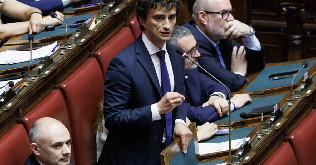 Bignami (FdI): "Calenda met centrumrechts? Hij is een leider met wie we kunnen praten."