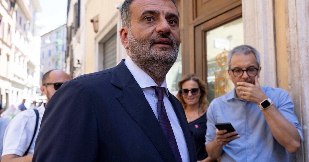 La versione di Decaro: “Pronto a candidarmi in Puglia se non sono ostaggio di Emiliano e Vendola"