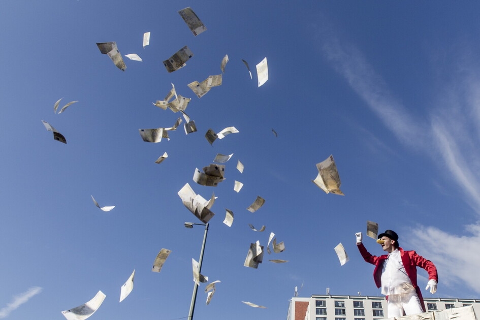 Numeri e narrazioni. L’assurdo dibattito sui “ricchi” da 1.400 euro