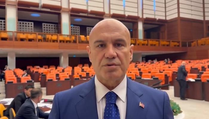 Wiceprzewodniczący grupy partyjnej İYİ Çömez: „Podczas głosowania nad złożonym przez nas wnioskiem posłowie partii rządzącej opuścili salę, a parlament został zamknięty”