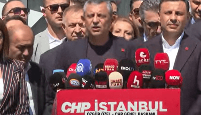 BREAKING NEWS | CHP leader Özel announced in front of the Istanbul Provincial Headquarters: "There are queues at notaries today..."
