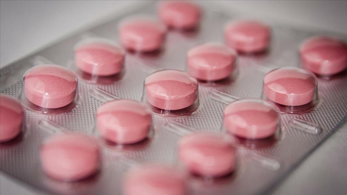 The US Food and Drug Administration is removing health warnings from hormone-based menopause drugs.