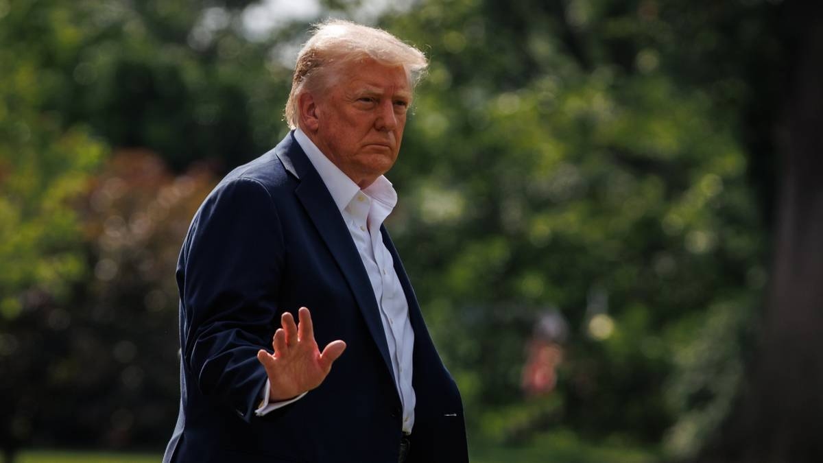Trump annuncia dazi del 30% sui prodotti dell'UE. Ha annunciato la data