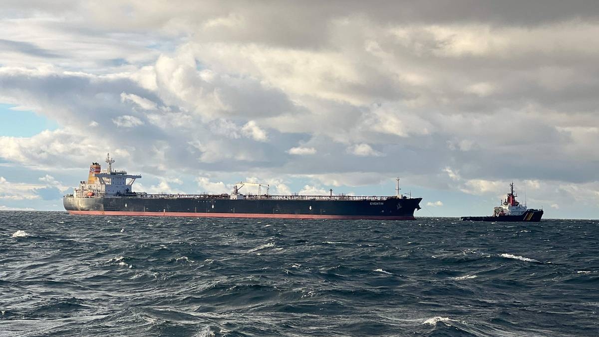 Ecco come Russia e Iran aggirano le sanzioni. Le petroliere navigano sotto falsa bandiera.