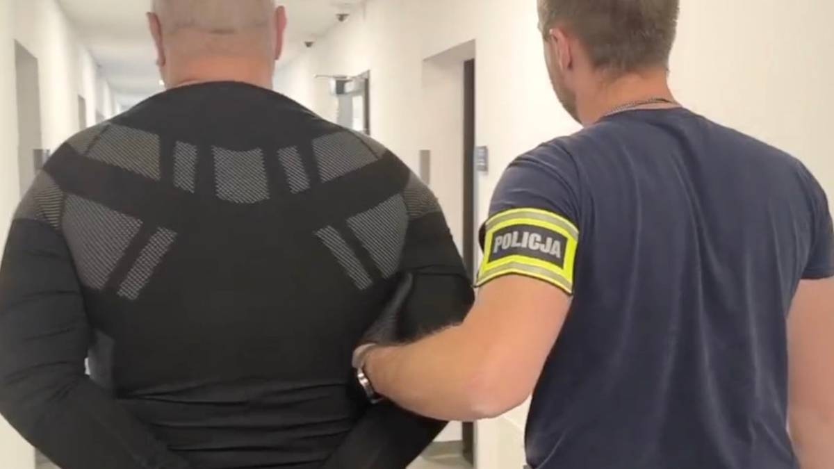 De 56-jarige vernielde het ziekenhuis en bedreigde het personeel. De politie greep in