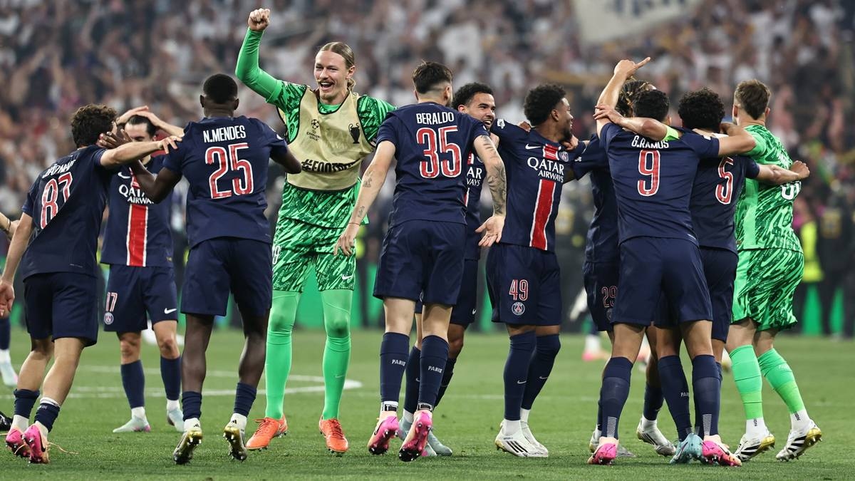 ¡El PSG con la triple corona! No muchos clubes pueden jactarse de tal logro.