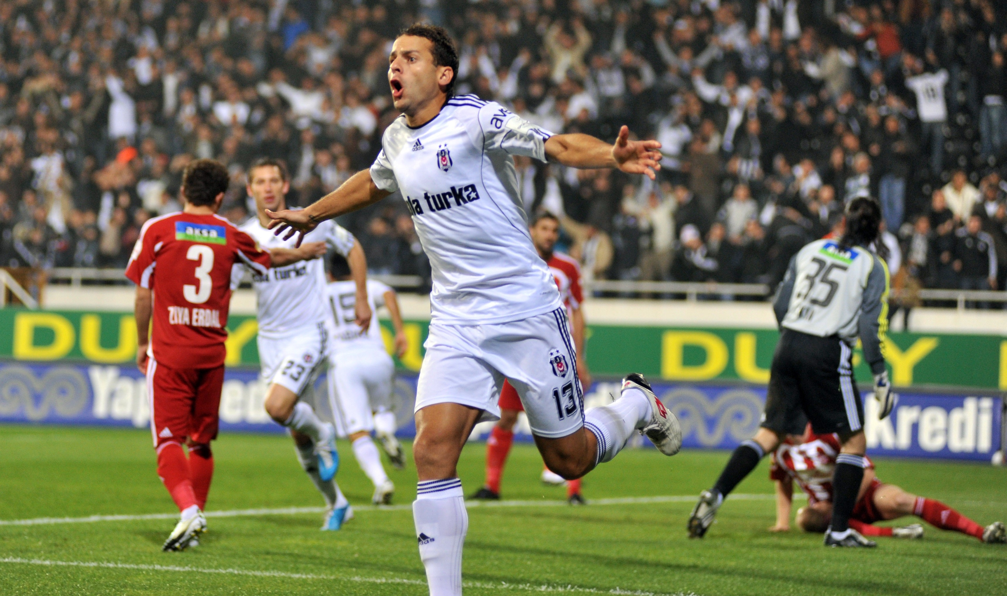 Fenerbahçe-Derby-Kommentar vom ehemaligen Beşiktaş-Stürmer Bobo