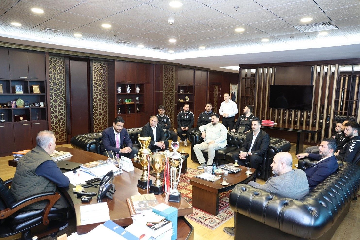 Besuch des Präsidenten des türkischen Ringerverbandes, Taha Akgül, bei Präsident Dursun