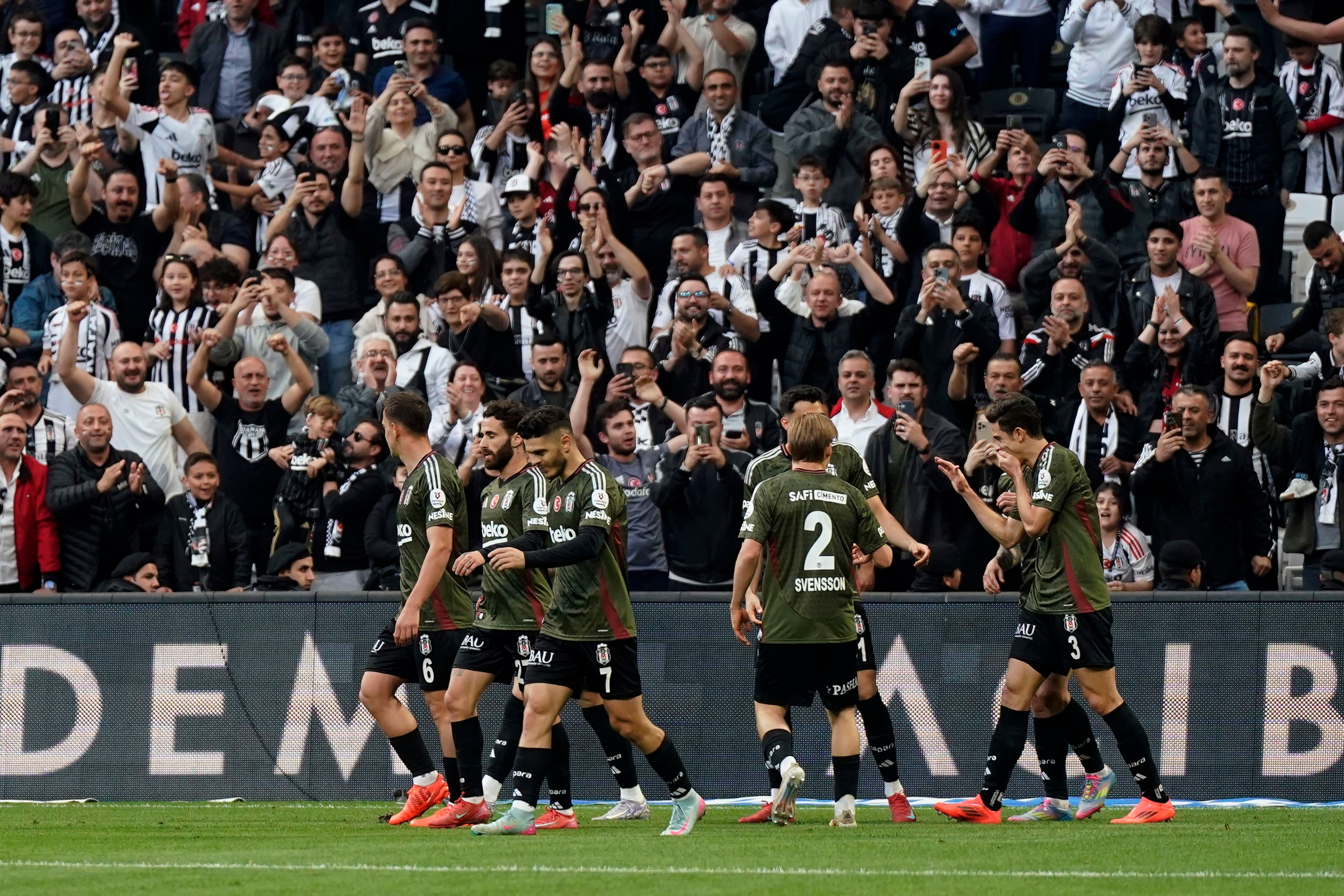 Besiktas przedłużył swoją passę zwycięstw do 3 meczów