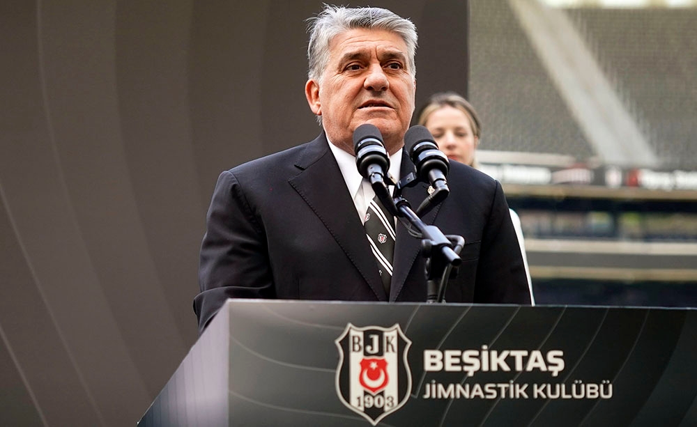 Beşiktaş-Präsident Serdal Adalı und sein Vorstand erhielten ihre Urkunden