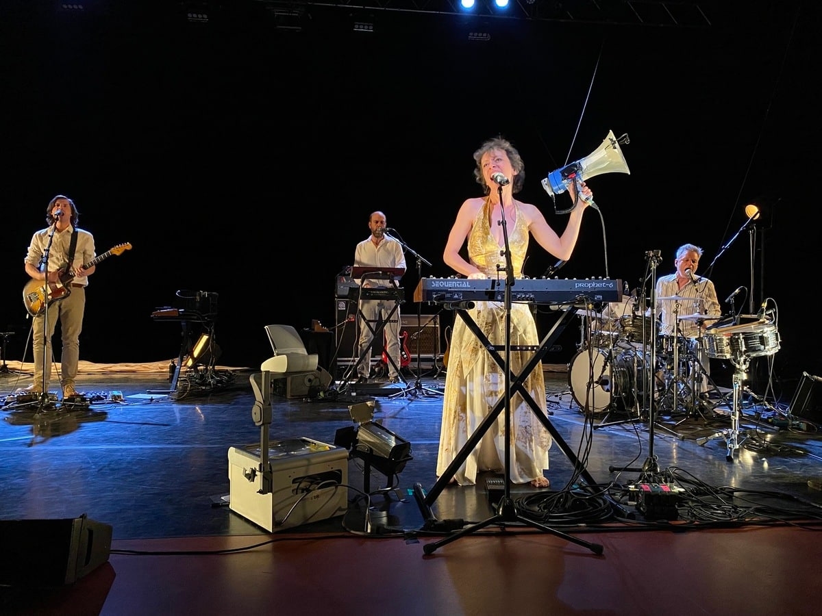 Emily Loizeau triumphs in front of a captivated audience in Langres