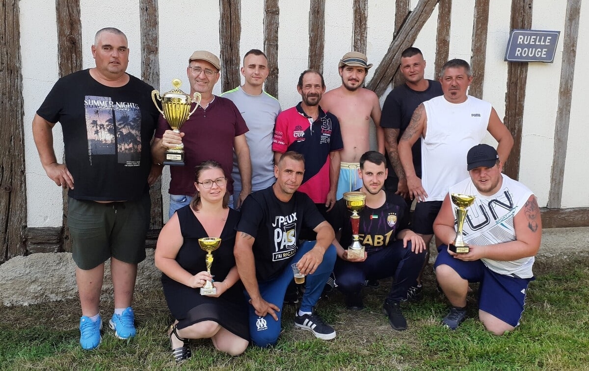 El torneo de petanca de cazadores estuvo lleno