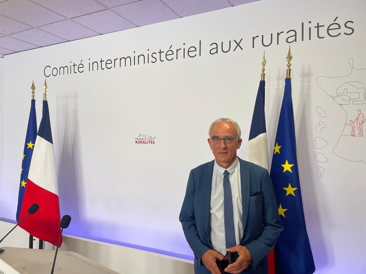 Eric Krézel woont de heroprichting van de Interministeriële Commissie voor Plattelandszaken bij
