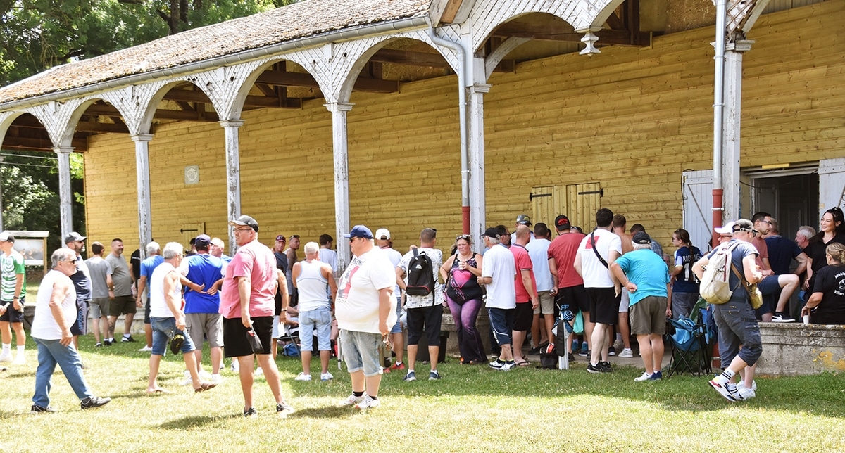 Eski itfaiyeciler için güneş, petank ve iyi mizah