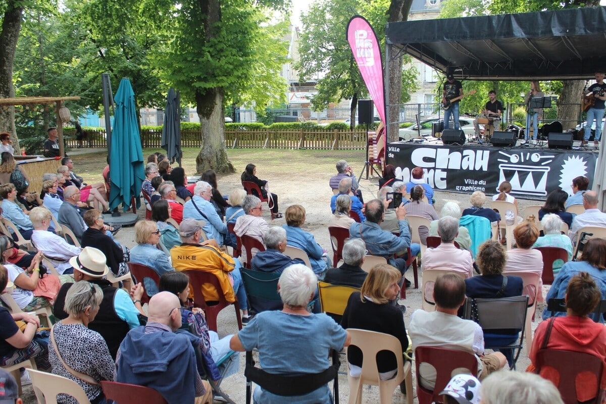 Utopia em performance em Chaumont Plage