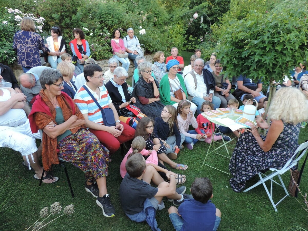 Lesungen im Garten: Das Versprechen einer Reise ans Mittelmeer