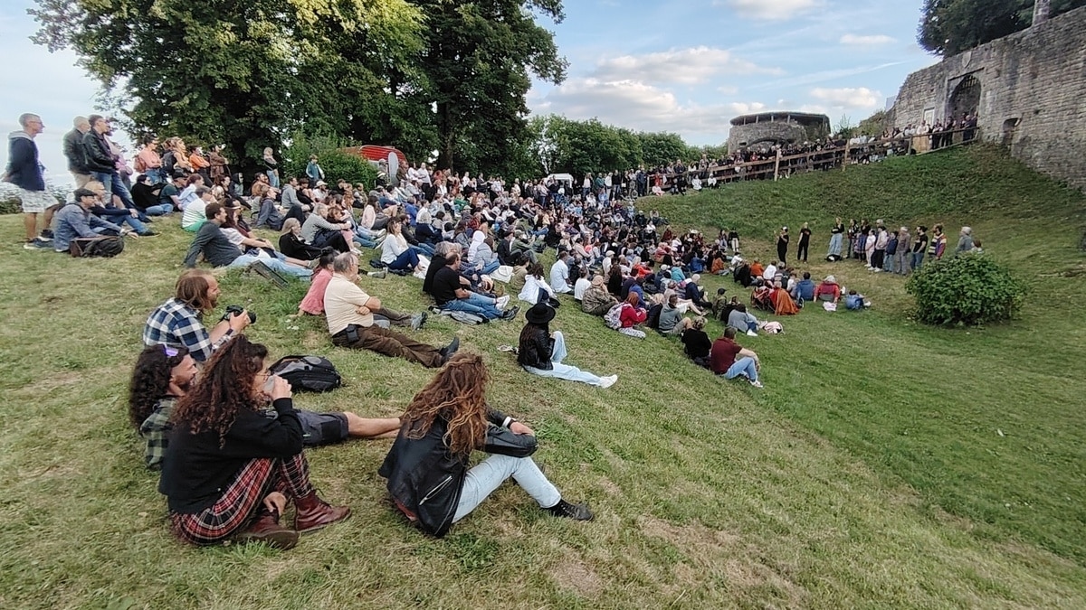 Das Publikum beim Festival Caph'Arts'Naüm 2025