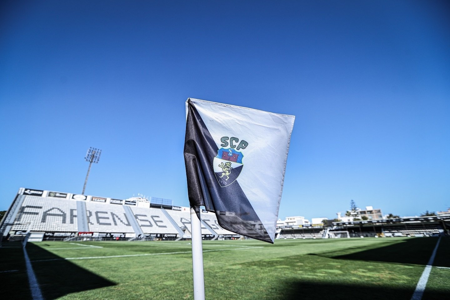 Farense'nin sezon öncesi sekiz rakibi arasında iki kez şampiyon Sporting de var