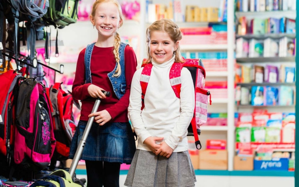 Regresso às aulas: Famílias preveem gastar 200 euros em compras online