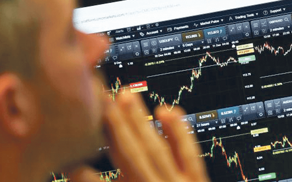 PSI closes lower despite Mota-Engil's 6% rise