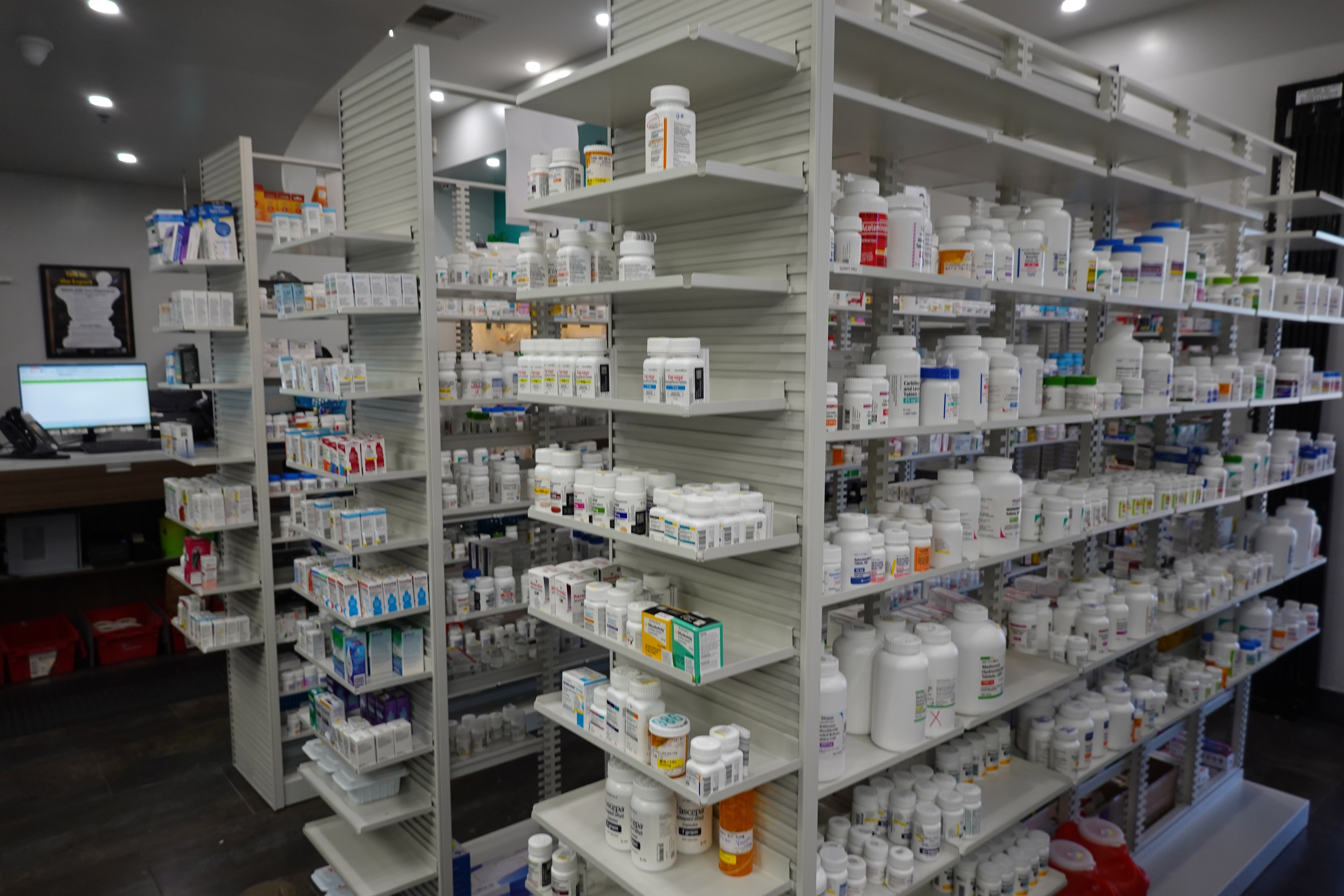 I farmacisti accumulano i farmaci più comuni per evitare i dazi di Trump