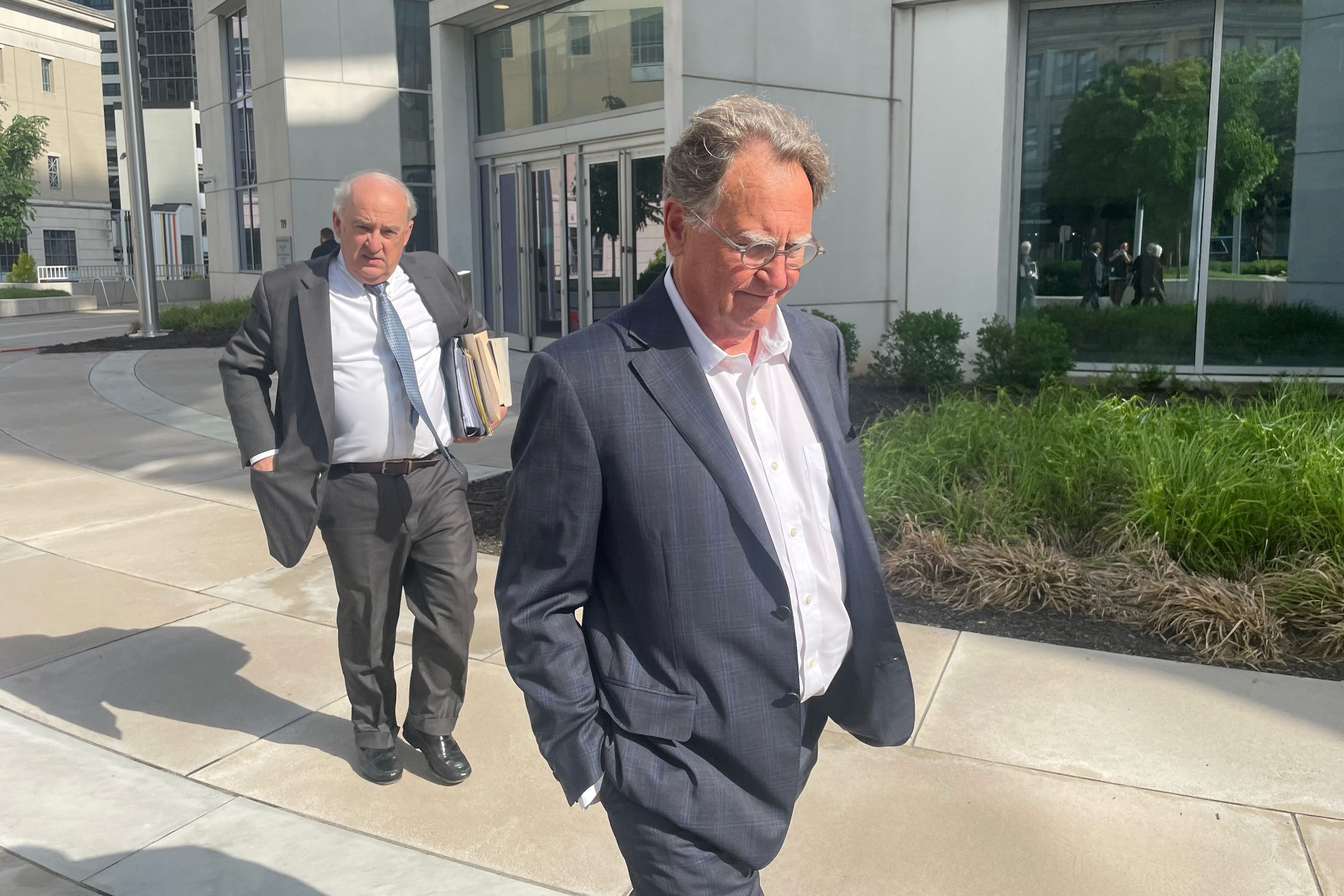 Il CEO di una clinica del dolore rischiava 20 anni per aver trasformato i pazienti in "puntaspilli umani". Ha ricevuto una condanna a 18 mesi.
