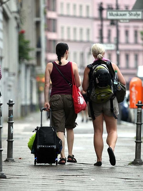 W 2024 roku podróżni z Niemiec odbyli łącznie 277 milionów podróży prywatnych i służbowych, spędzając co najmniej jeden nocleg w Niemczech lub za granicą.