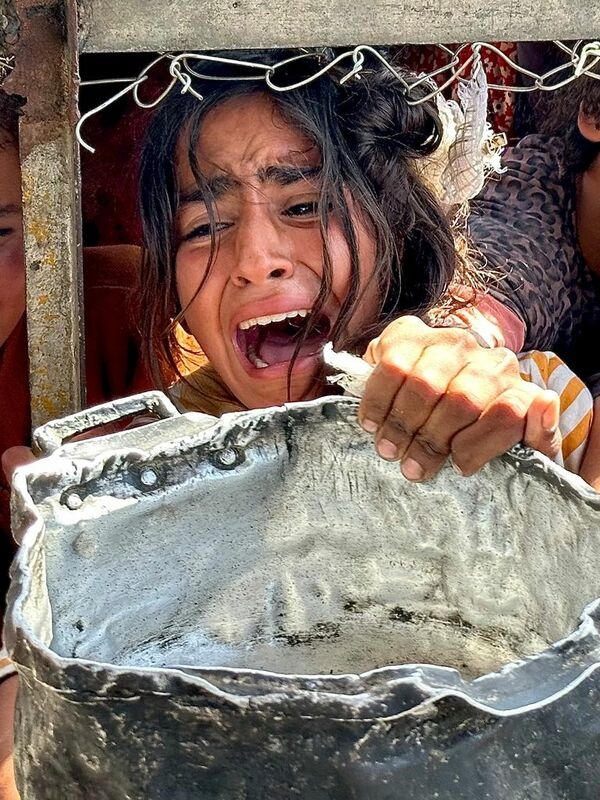Según fuentes palestinas, soldados israelíes volvieron a disparar en la zona de un punto de distribución de ayuda humanitaria.