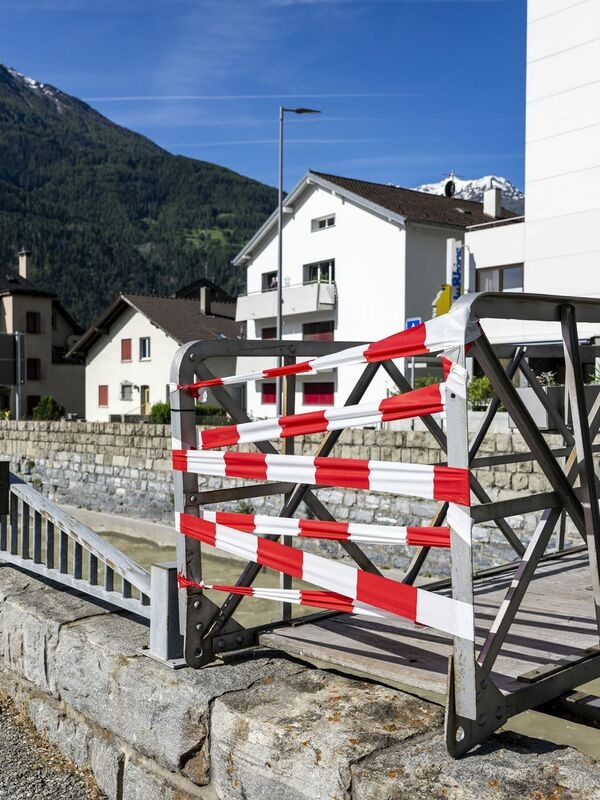 Sembra che il pericolo presso il fiume di montagna Lonza, sbarrato dalla diga, sia stato per il momento scongiurato.