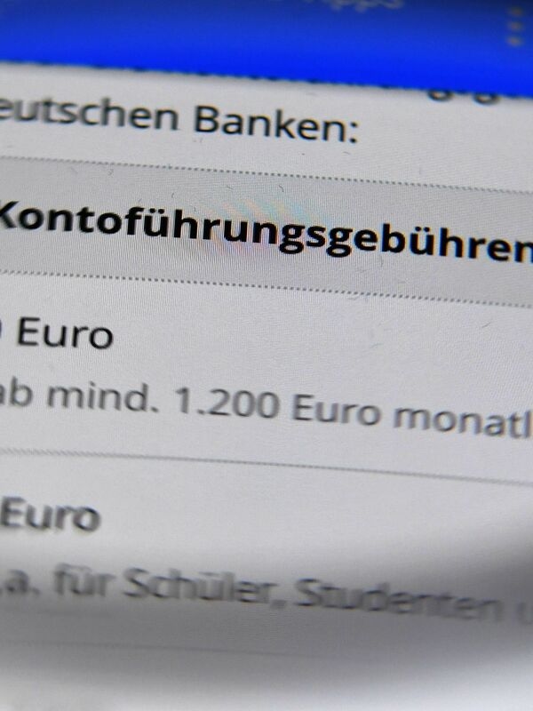 Banks and savings banks are not allowed to increase account fees without the active consent of customers.
