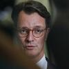 Nordrhein-Westfalens Ministerpräsident Hendrik Wüst (CDU) hält eine grundlegende Staatsreform zur Neuausrichtung des Verhältnisses von Bund und Ländern für notwendig.