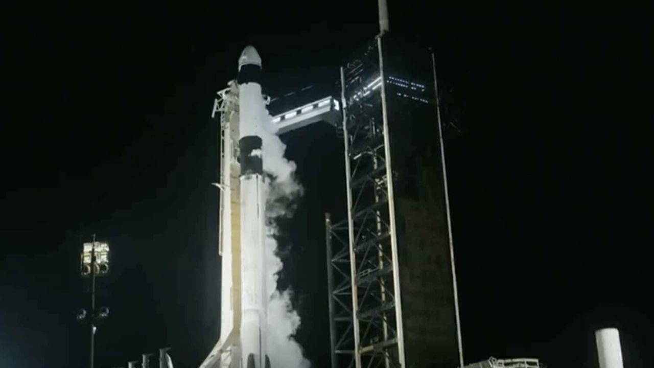 Polonyalı, Macar ve Hint astronotlar uzay yolculuklarına başladı