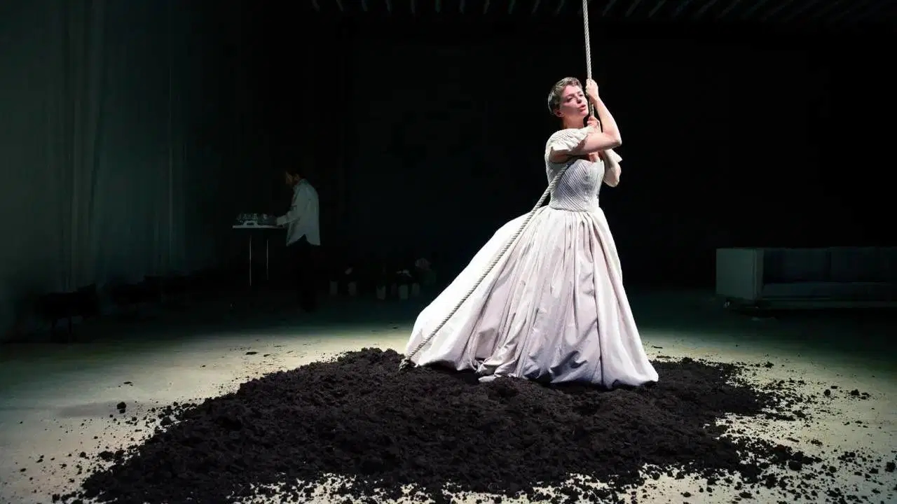 Impressões do 29º Festival de Teatro de Istambul: Uma narrativa em ritmo acelerado