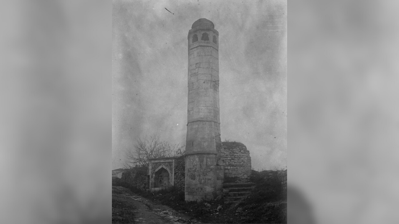 The government that named dormitories and mosques after Mimar Sinan forgets to protect the historical monuments themselves!