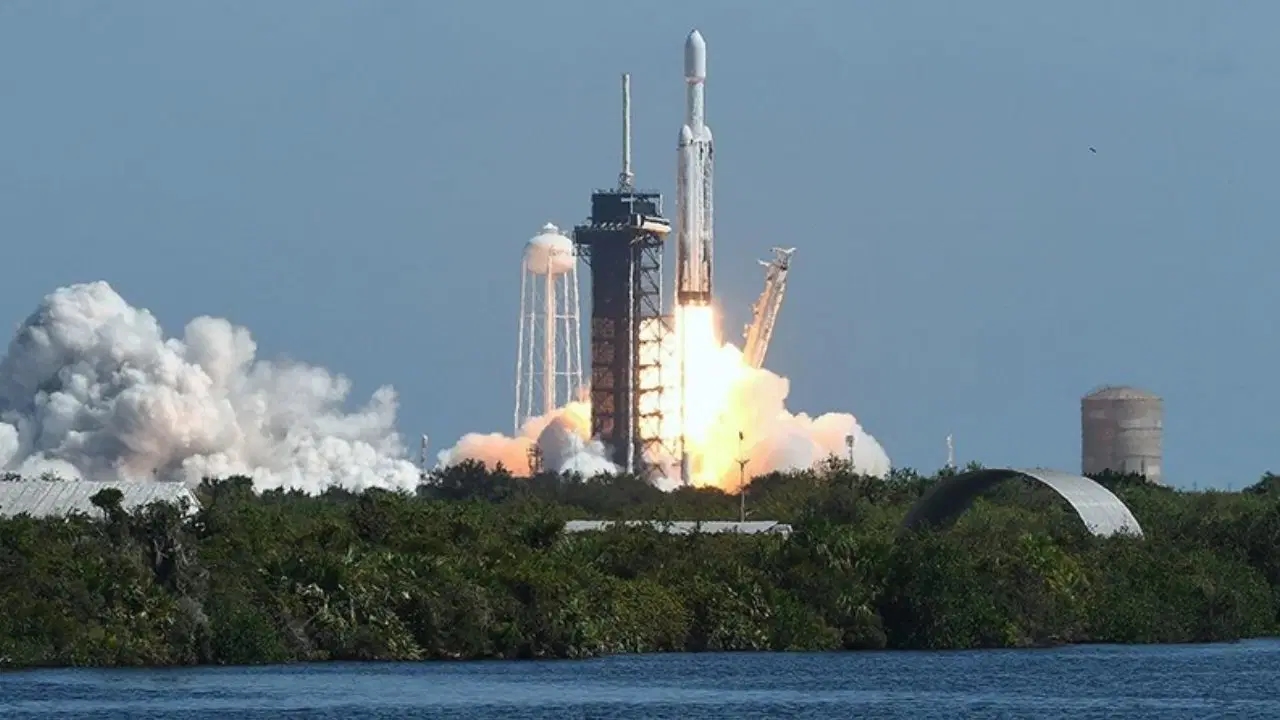 Israel lança satélite de comunicações com a SpaceX